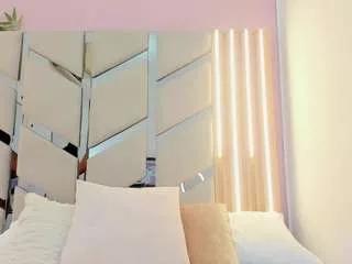 victoria-moon on CamSoda