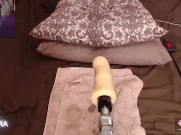 _b_a_n_s_h_e_e_ on Chaturbate 