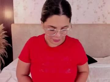 bella_rousse12 on Chaturbate