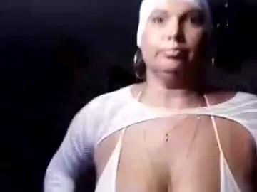 deedeemarie02 on Chaturbate 