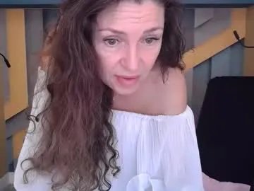 ellalongs on Chaturbate 