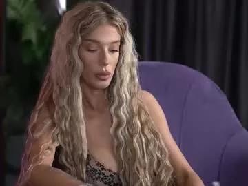 ellieredd on Chaturbate 