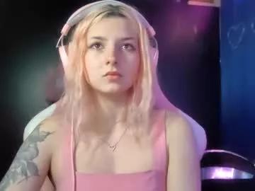 emeldamctee on Chaturbate 