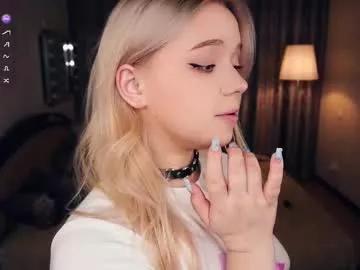 emelianae on Chaturbate 