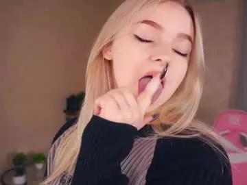 emelianae on Chaturbate 