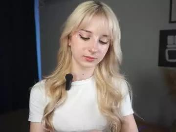 evaqt — Hi! im Eva and im #new here! GOAL:Remove the jacket and stay in a braMy favorite pattern :222tk #18 #skinny #shy #lovense [176 tokens remaining]