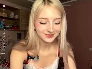 evaqt — Hi! im Eva and im #new here! GOAL:Take Off my Toplove pattern 222tk #18 #skinny #shy #lovense [0 tokens remaining]