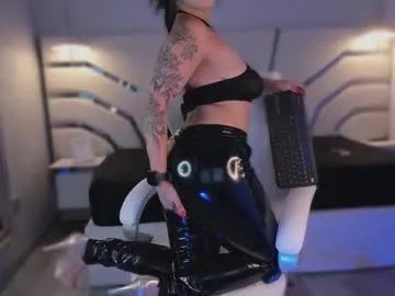 isabella_santamaria on Chaturbate