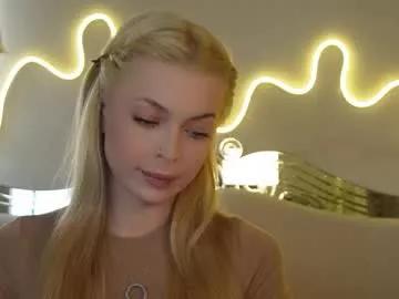kelly_peachpiee on Chaturbate 