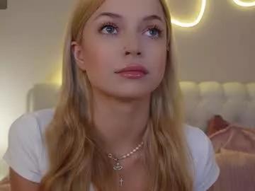 kelly_peachpiee on Chaturbate 