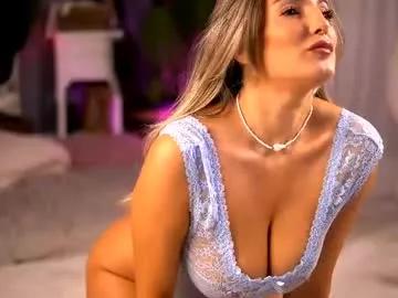 kellymathews on Chaturbate 