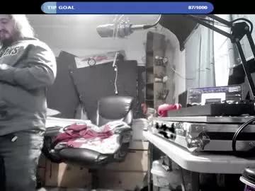 Freechat kinkybiguy14 on Chaturbate