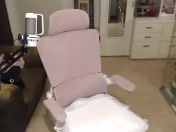 lasolitaauri on Chaturbate