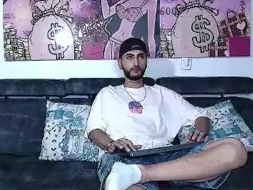 lobocruzhair1 on Chaturbate 