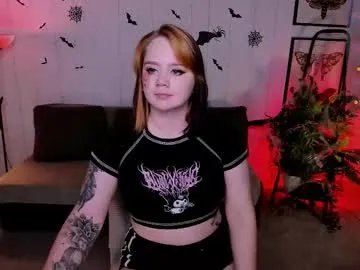 lunaali on Chaturbate