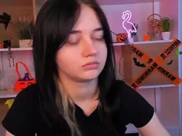 miki_ti — GOAL: funny dance [10 tokens remaining] Welcome to my room! #new #18 #pretty #young #smoke