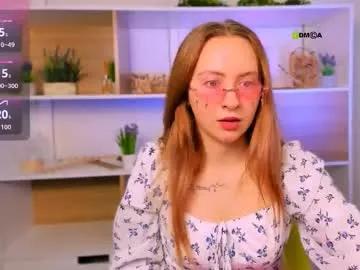 mila_glow — GOAL: dance [439 tokens remaining] Welcome to my room! #feet #nonude #sexy  #lovense #smokers