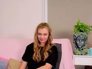 moirawenzinger — Heeeeyy, My name is Kylie!! GOAL:Show my bra  #18 #teen #new #bigass #natural [155 tokens remaining]