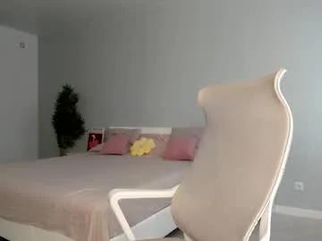 paradi_se — show bare back 2 minutes new #teen #18 [80 tokens remaining]