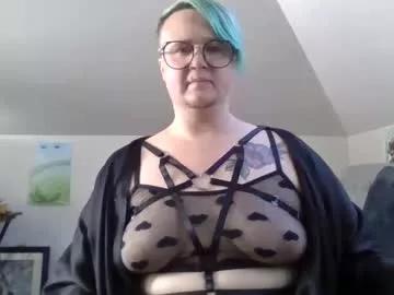 queerlyjaz on Chaturbate 
