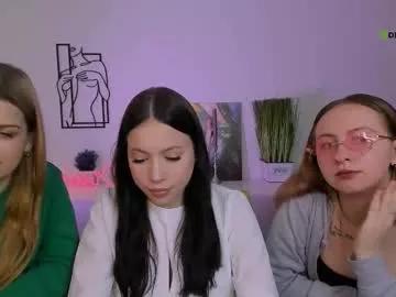 ruby_lay — GOAL: my first goal [111 tokens remaining] Welcome to my room! #18 #shy #blonde #new  #smokers