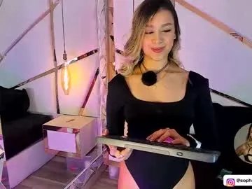 sophie_velvet18 on Chaturbate