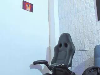 aaron_velour on Flirt4Free 