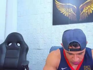 aaron_velour on Flirt4Free 