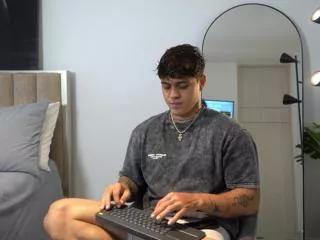 derek_valentino on Flirt4Free 