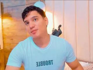 esteban_morenoo on Flirt4Free 