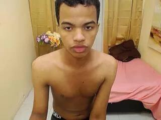 leonel_perez on Flirt4Free
