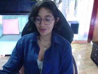 lilii_gomez on Flirt4Free 