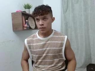 lucas_luxx on Flirt4Free