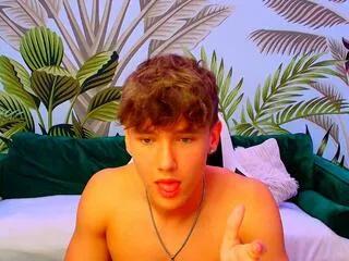 matthew_bieber on Flirt4Free 