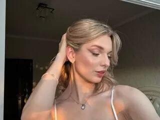 mattie_andrews on Flirt4Free 