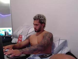 miike_thomson on Flirt4Free 