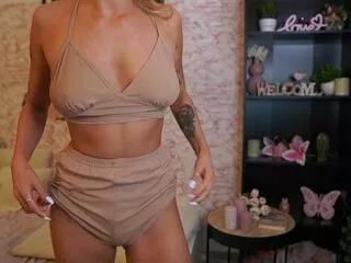 nicolette_sins on Flirt4Free