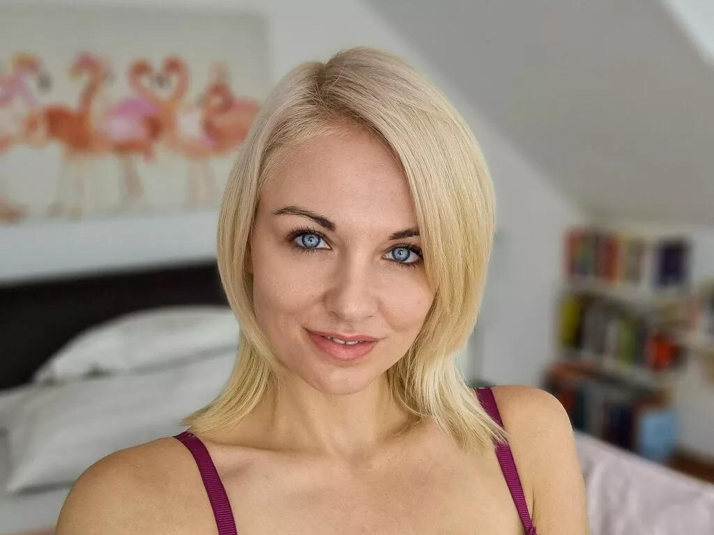 MelinaKurkova on LiveJasmin
