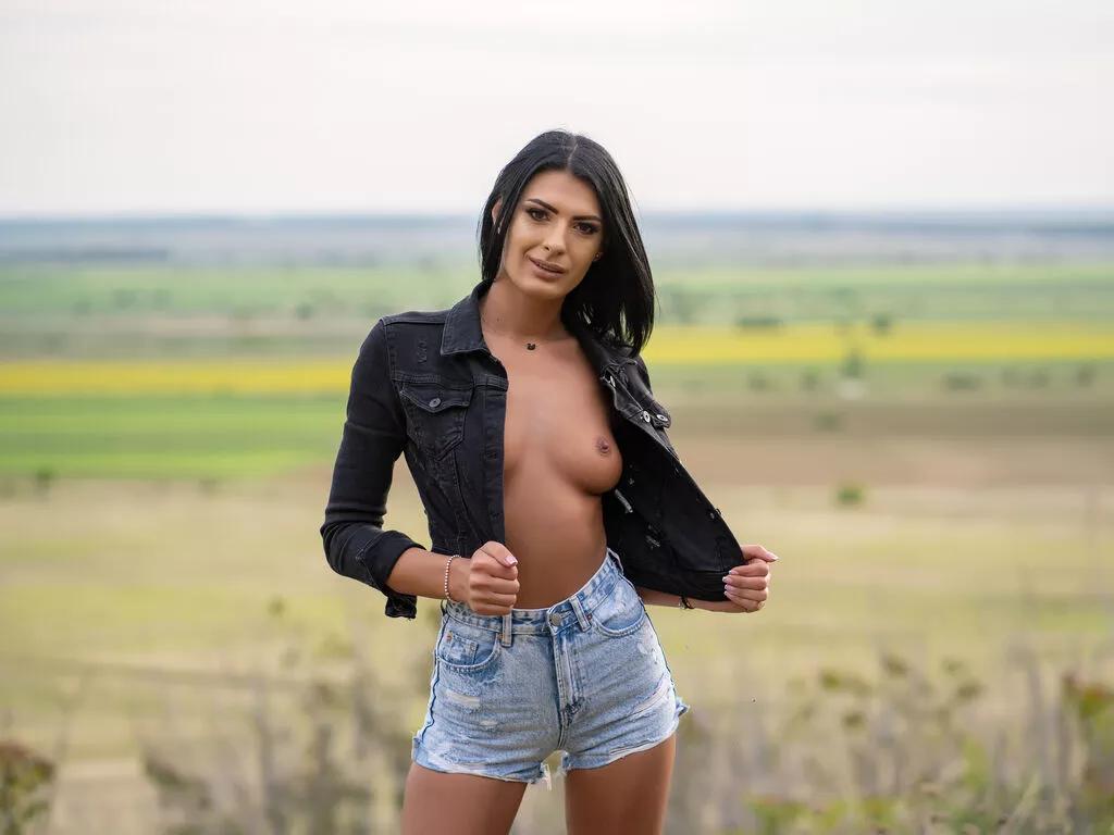 ZenoviaNoir on LiveJasmin