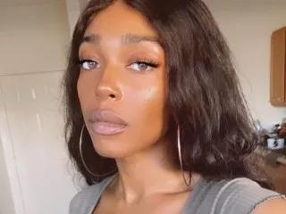 CocoLeFemee on Streamate 