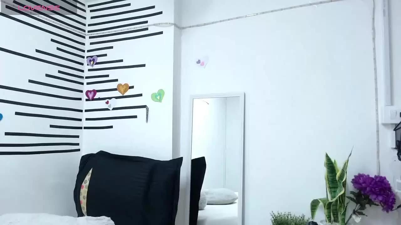 AlanaSky on Streamray 