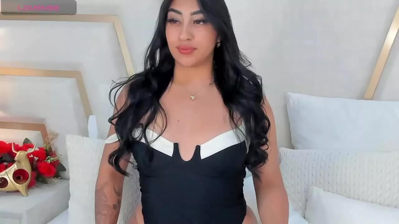 ArianaDale on Streamray 