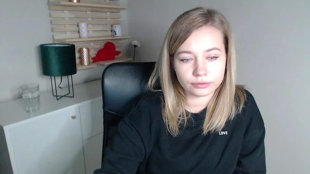 bambiHOLLY on Streamray 
