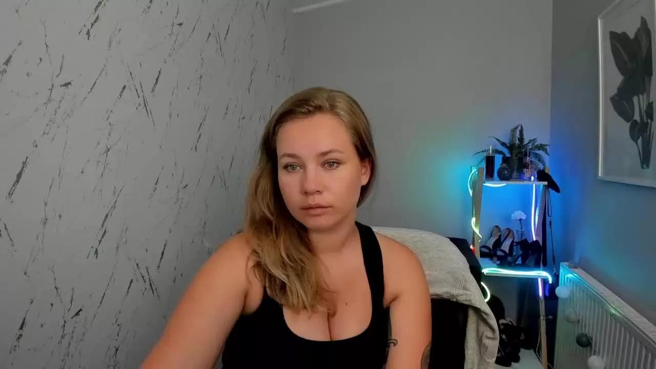 bambiHOLLY on Streamray 