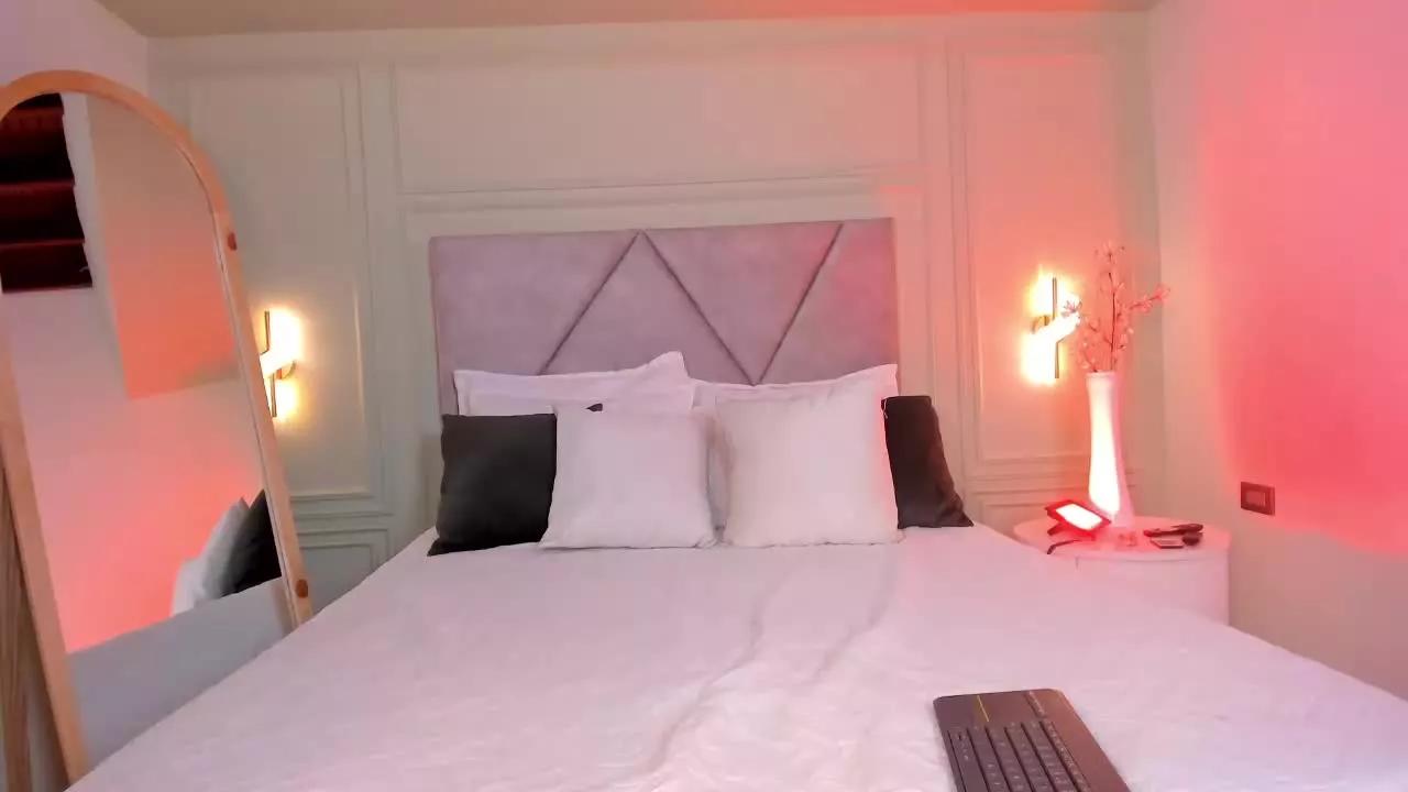 CarolineJonnes on Streamray
