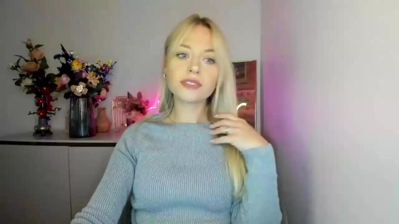 CindyUnique on Streamray