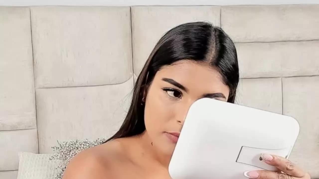 DinnaMonaco on Streamray