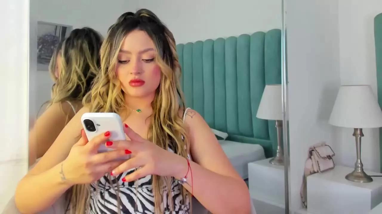 Emmy_Rossi on Streamray 