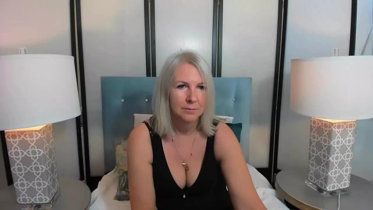 EricaWOMAN on Streamray