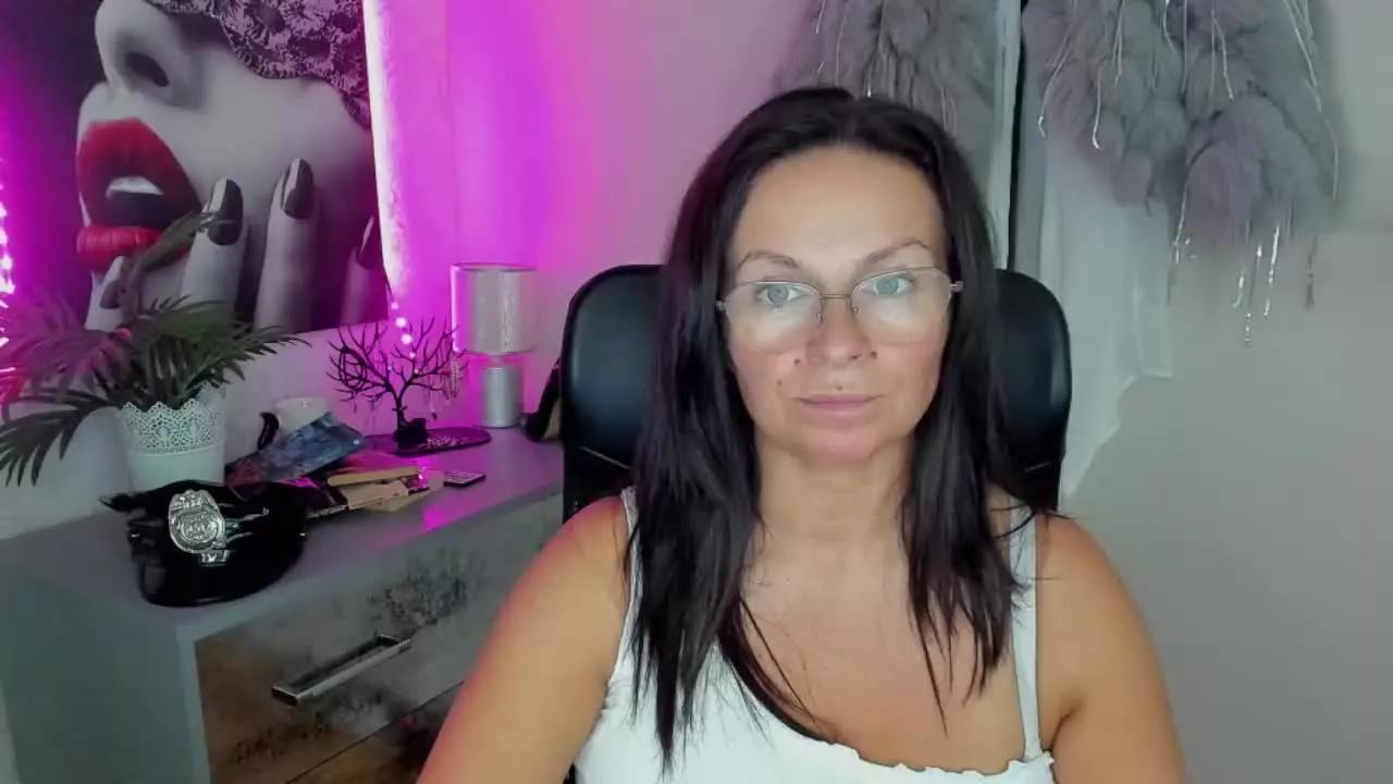 HelenTasty on Streamray 